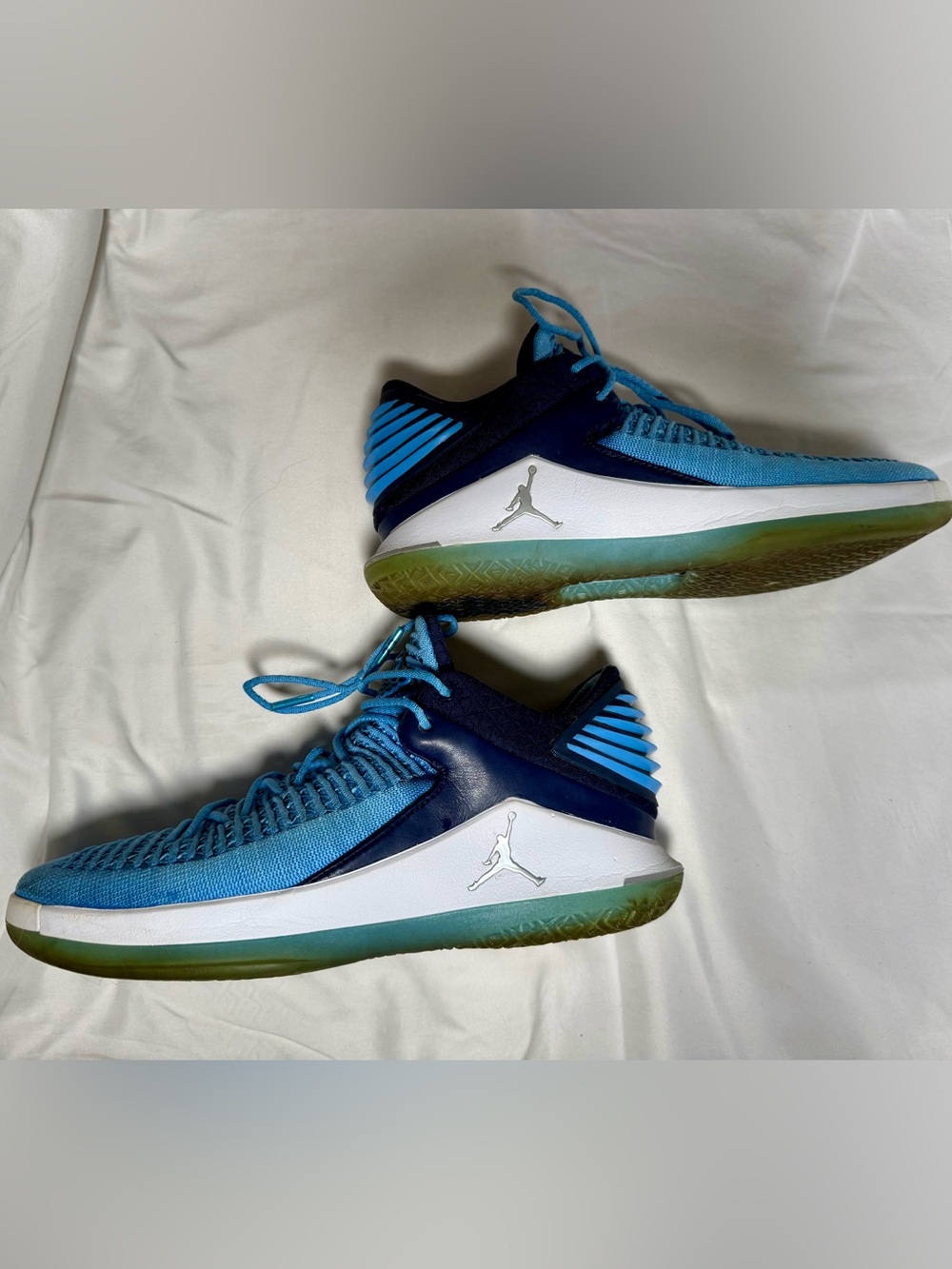 Jordan Mens Blue Basketball Shoes - Lightweight Support.